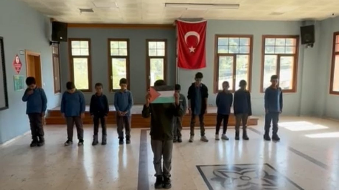 GAZZE VE FİLİSTİN TÜM İNSANLIĞIN SORUMLULUĞUDUR